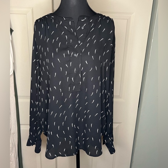 LOFT Tops - LOFT Abstract Dash Print Split Neck Blouse Small (runs large)
